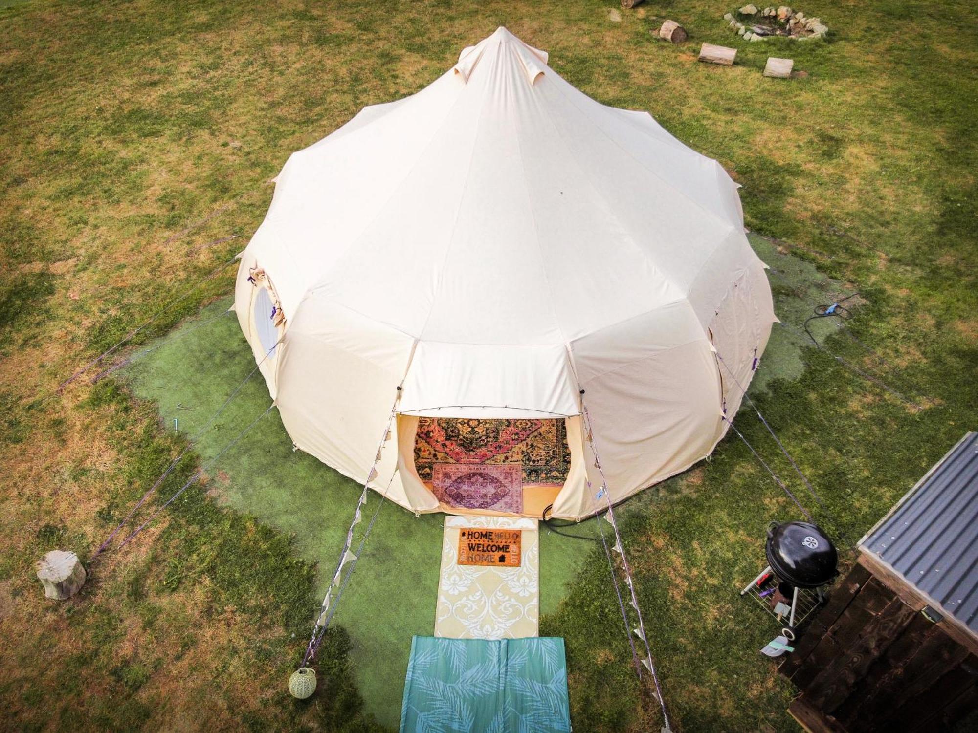The Follies Glamping Hotel Maidstone Exterior foto