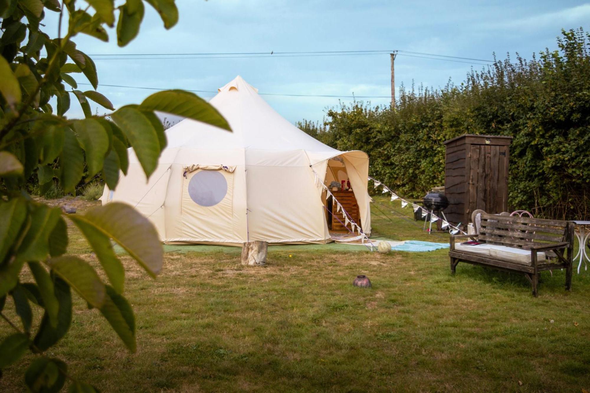 The Follies Glamping Hotel Maidstone Exterior foto